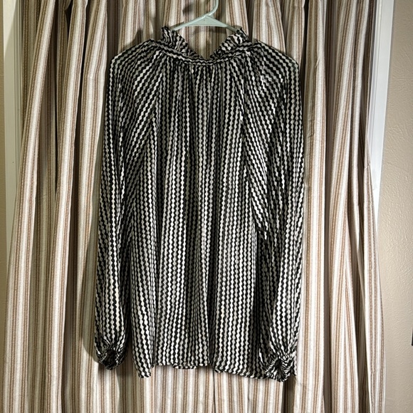 Zig Zag Stripe Business Top - Picture 4 of 4